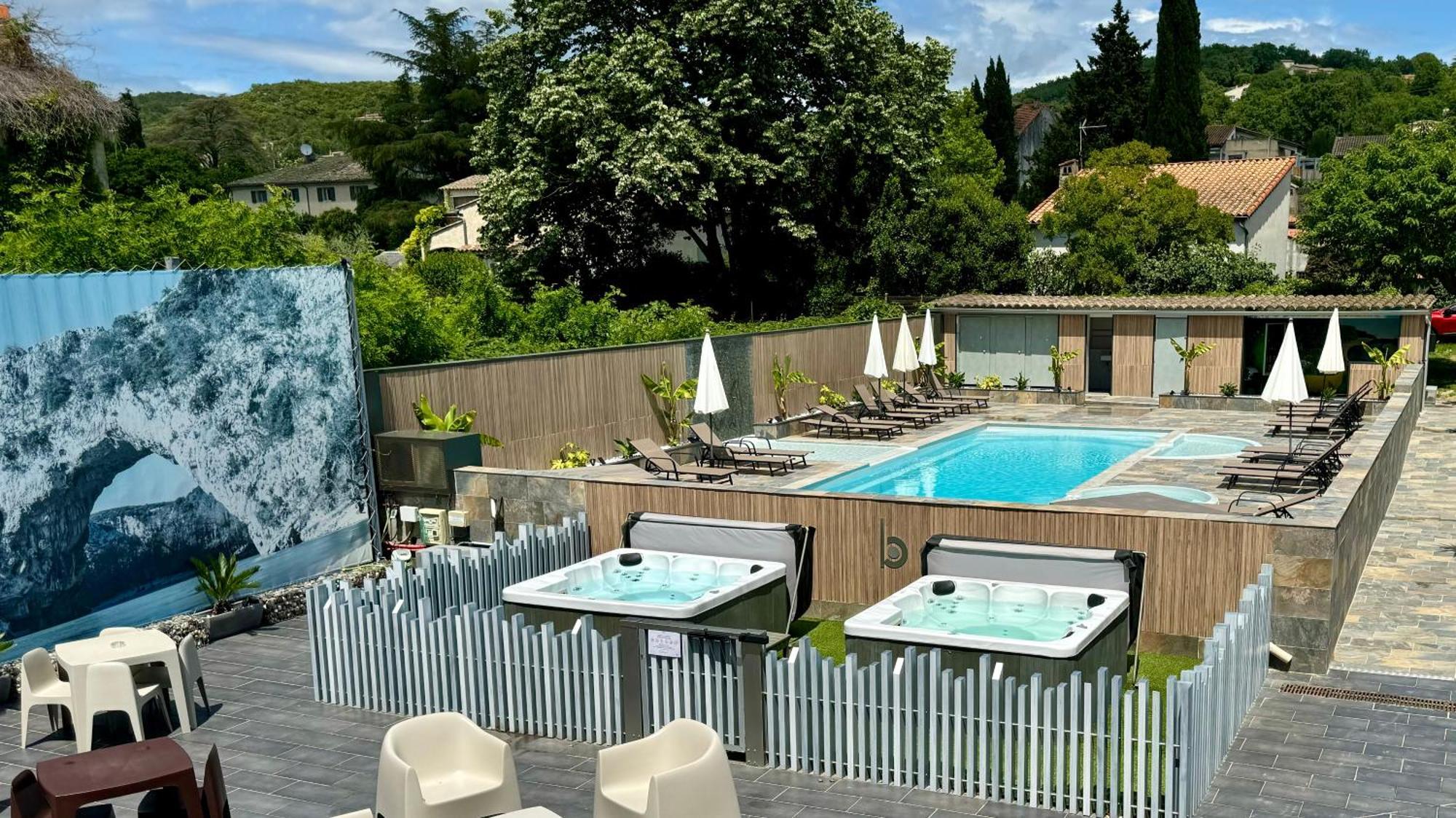 贝乐维尔酒店 Saint-Martin-dʼArdèche 外观 照片
